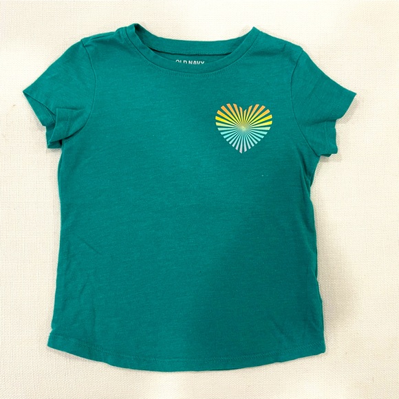 🍓 👧🏻 5 Piece BUNDLE of tees and a tank by Old Navy in size 4T girls for $8! - Picture 12 of 16